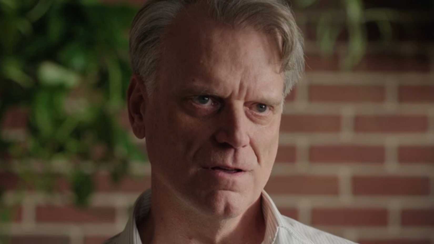 Wayne Rogers em cena de NCIS