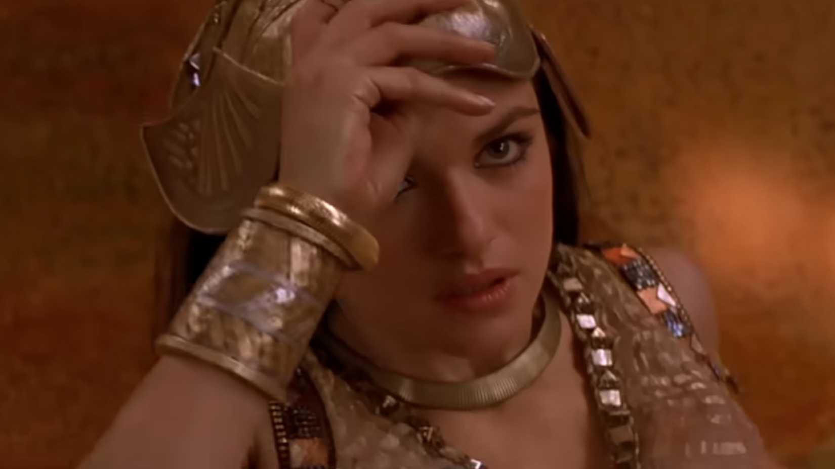nefertiri removing her fighting mask in the mummy returns