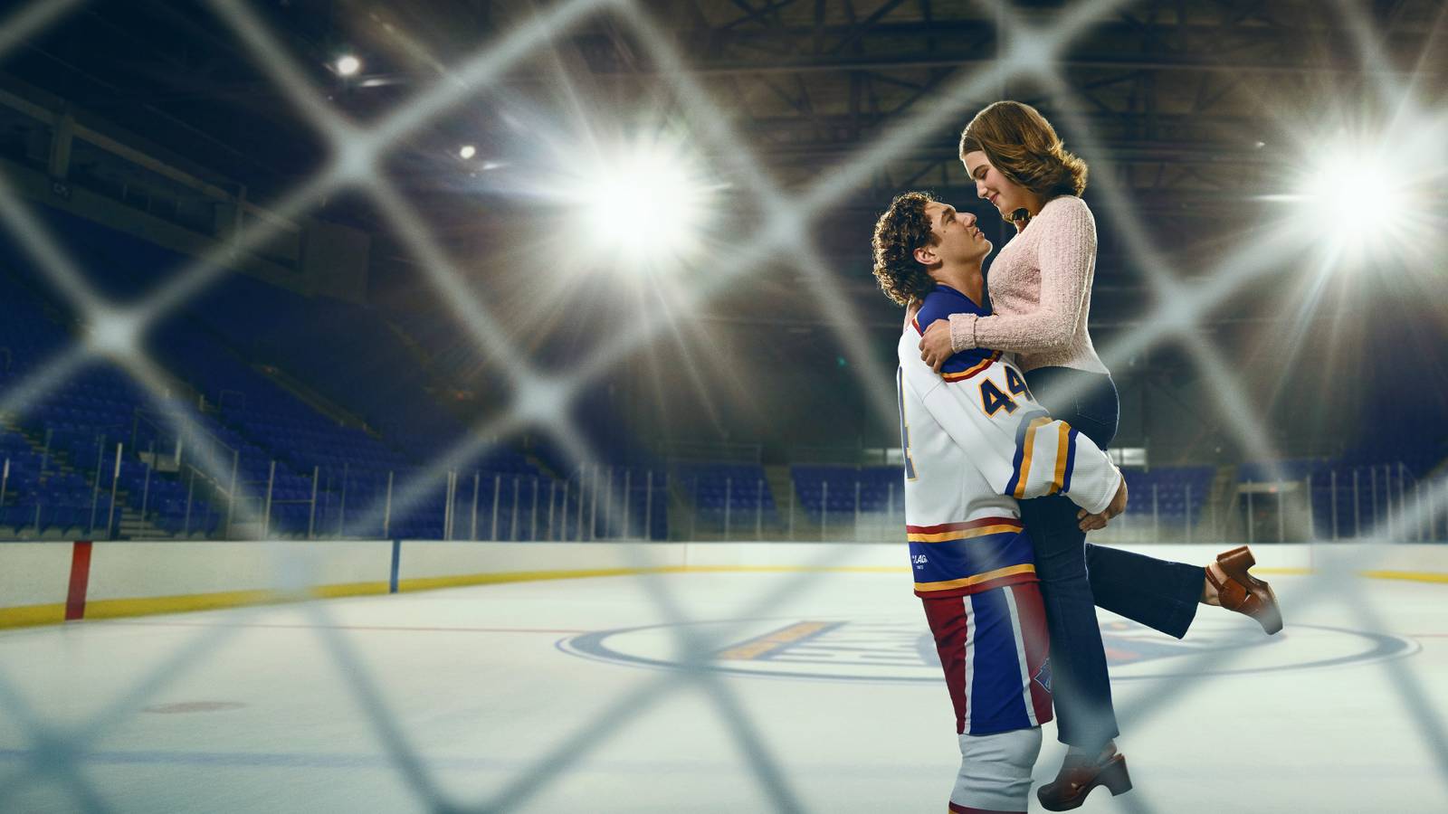 Off Campus Review: A Surprisingly Insightful & Sexy Romance Book Adaptation