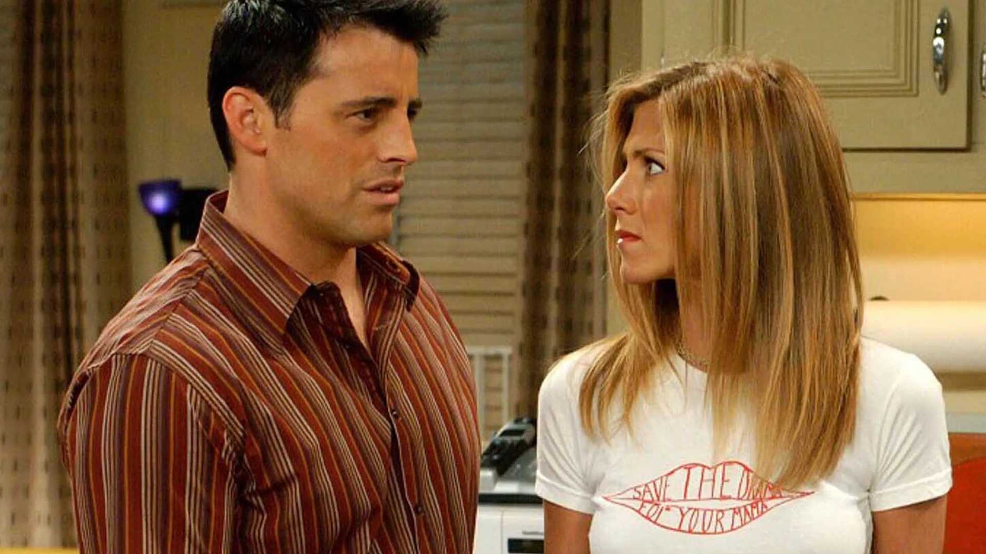 rachel-and-joey-friends Friends: A Complete Timeline of Ross & Rachel's Relationship