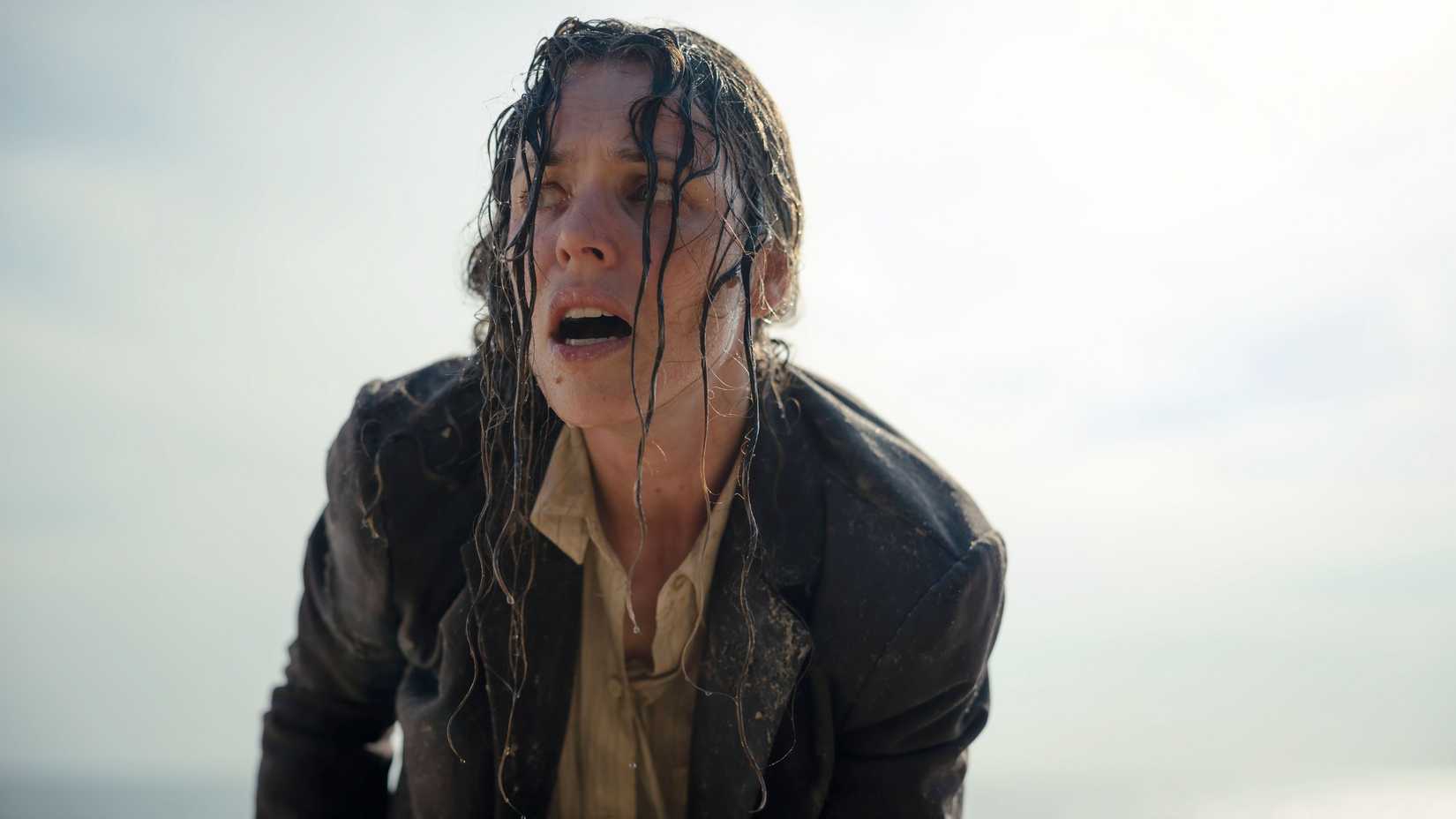 rachel mcadams as linda liddle drenched in seawater in send help