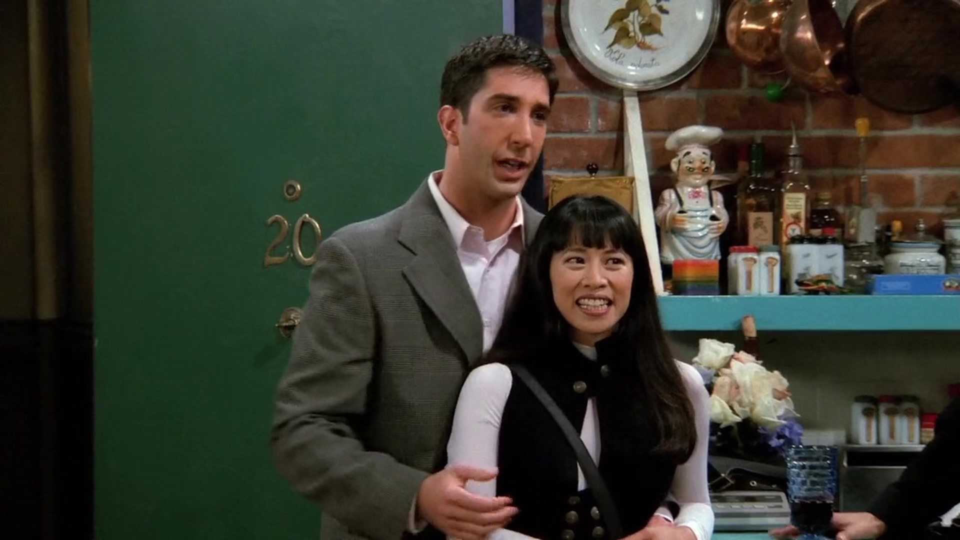 ross-and-julie-friends Friends: A Complete Timeline of Ross & Rachel's Relationship