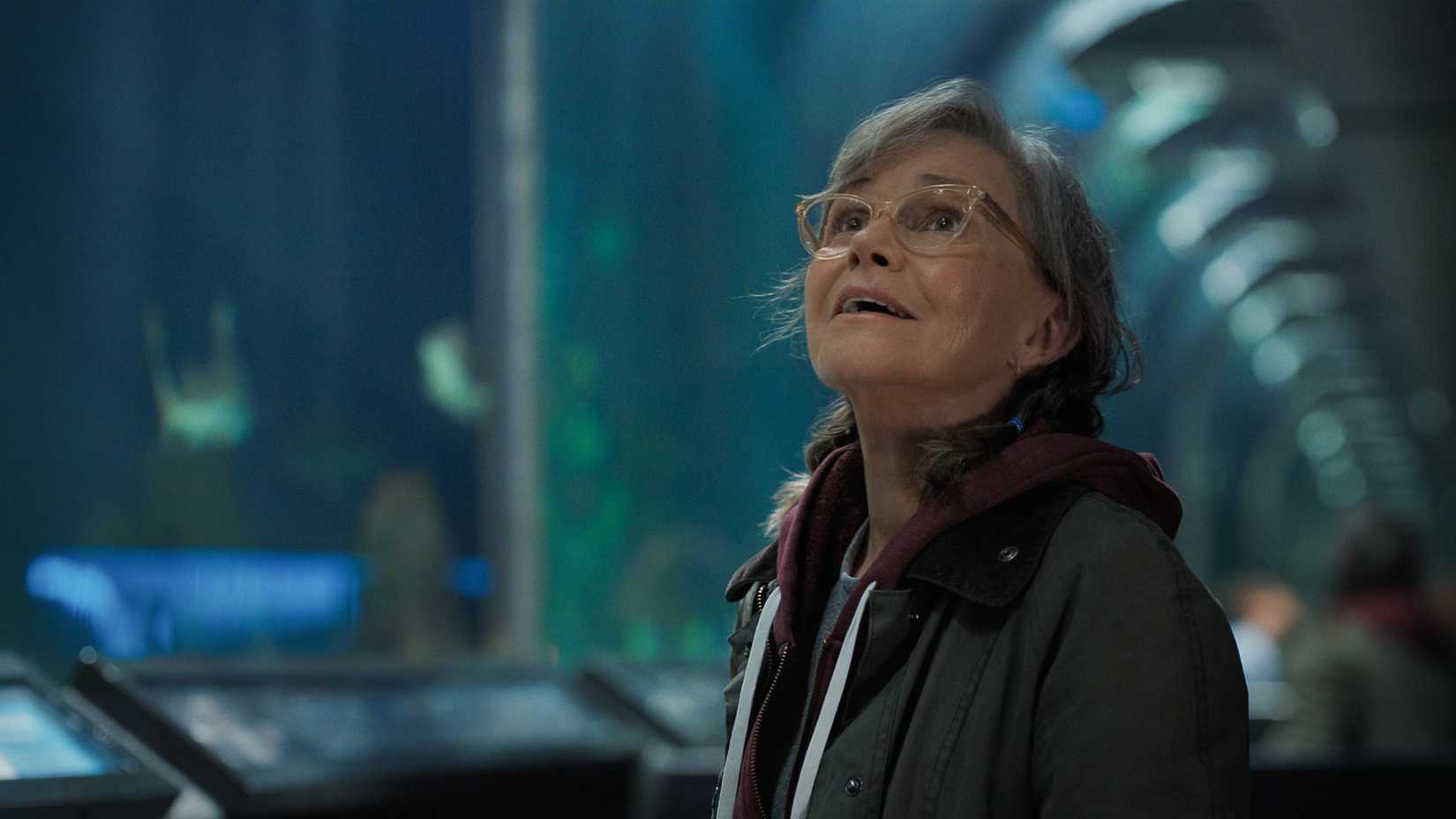 sally field as tova looking up in an aquarium in remarkably bright creatures
