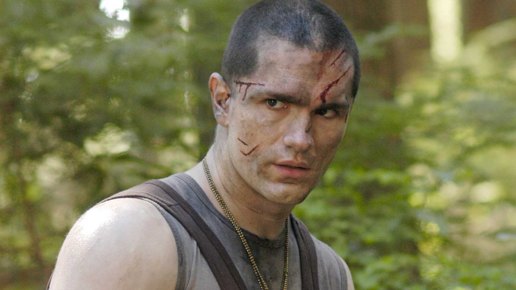 Sam Witwer bruised up in Battlestar Galactica