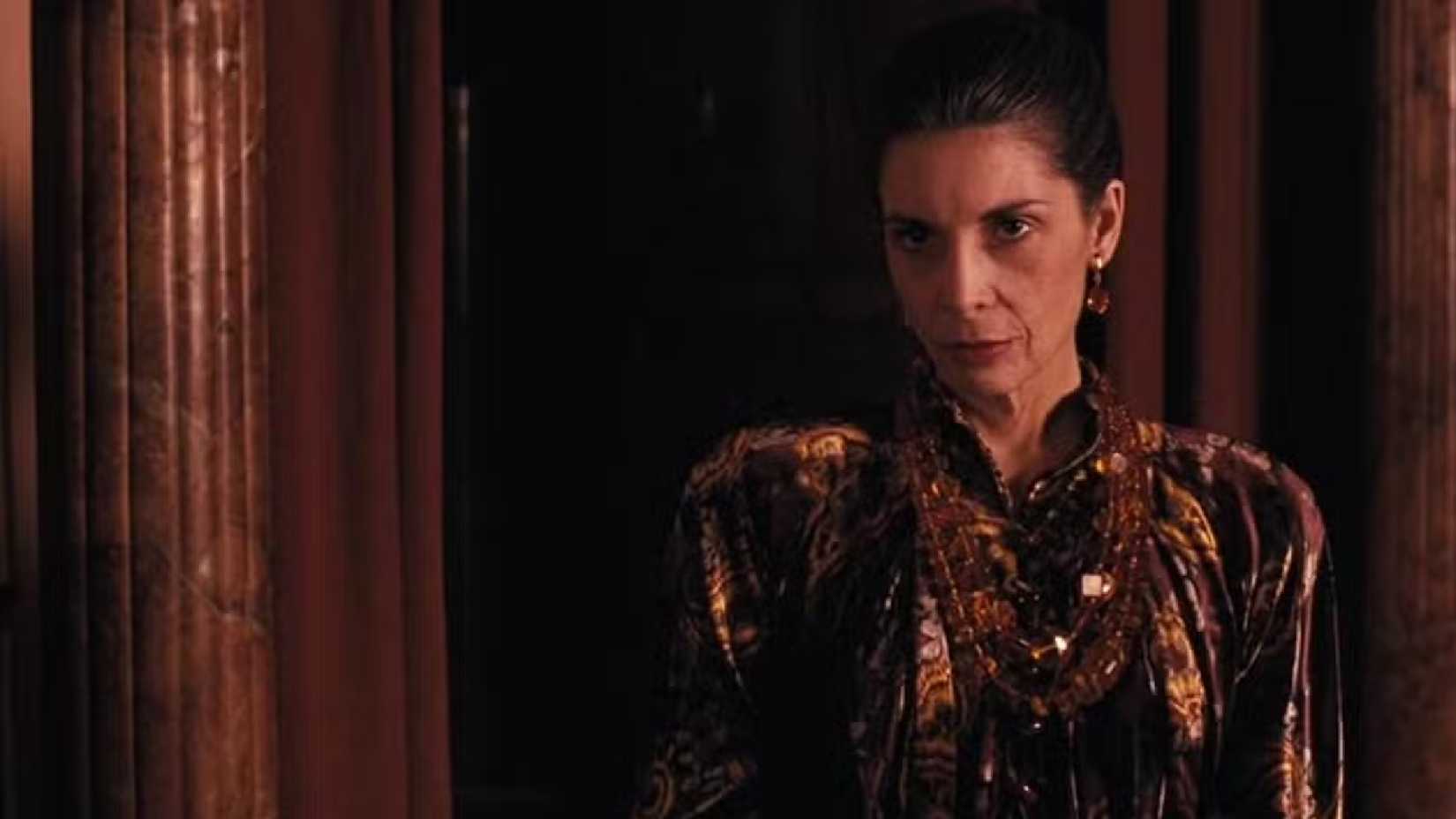 Talia Shire como Connie Corleone em The Godfather Part 3