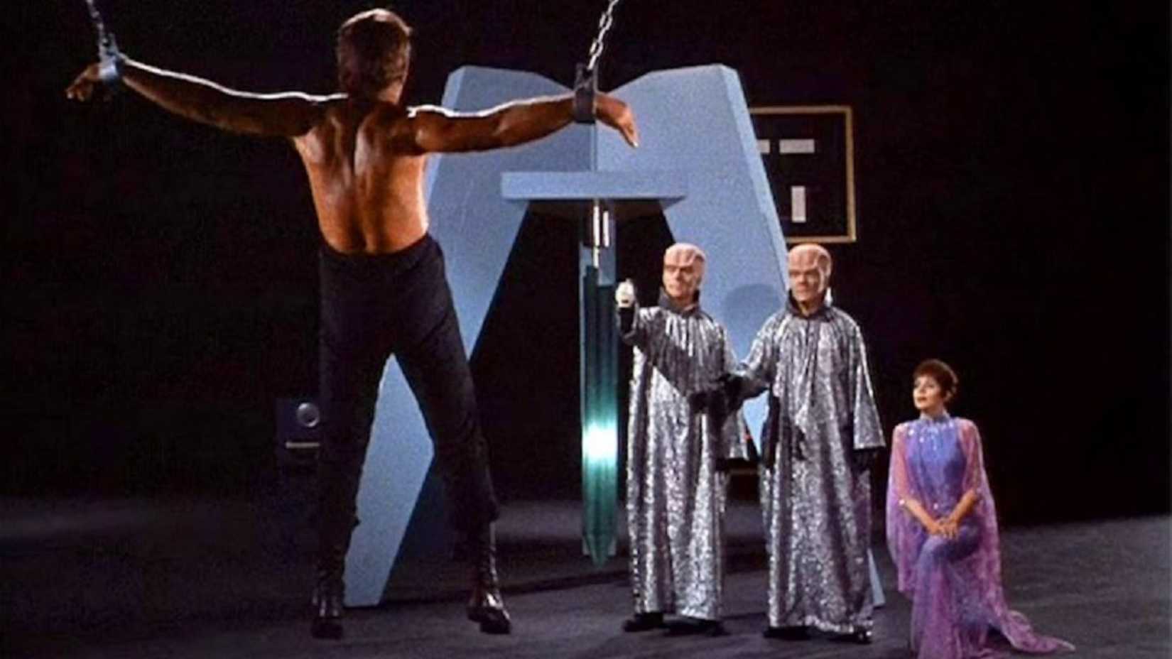 Kirk sendo torturado em The Empath