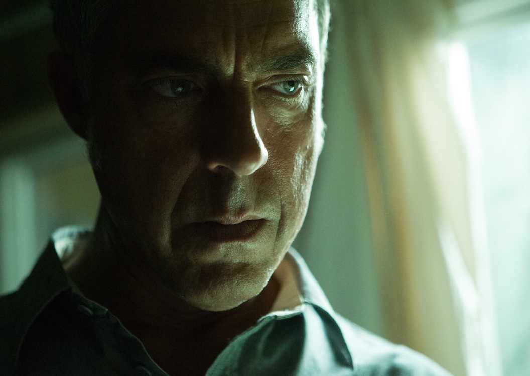 Harry Bosch looks worried in Prime Video's Bosch