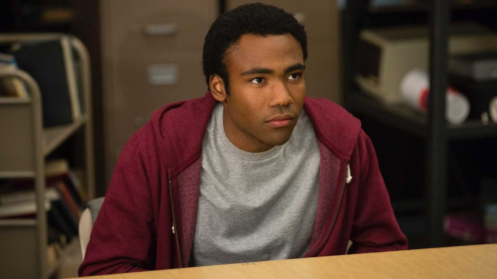 Donald Glover como Troy Barnes em Community
