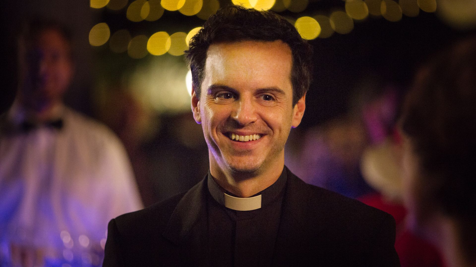 Andrew Scott como The Priest em Fleabag