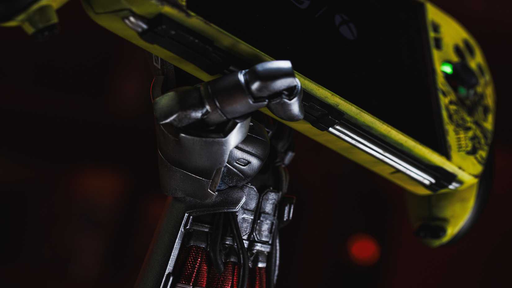Image shows the Cyberpunk 2077-inspired ROG Xbox Ally X
