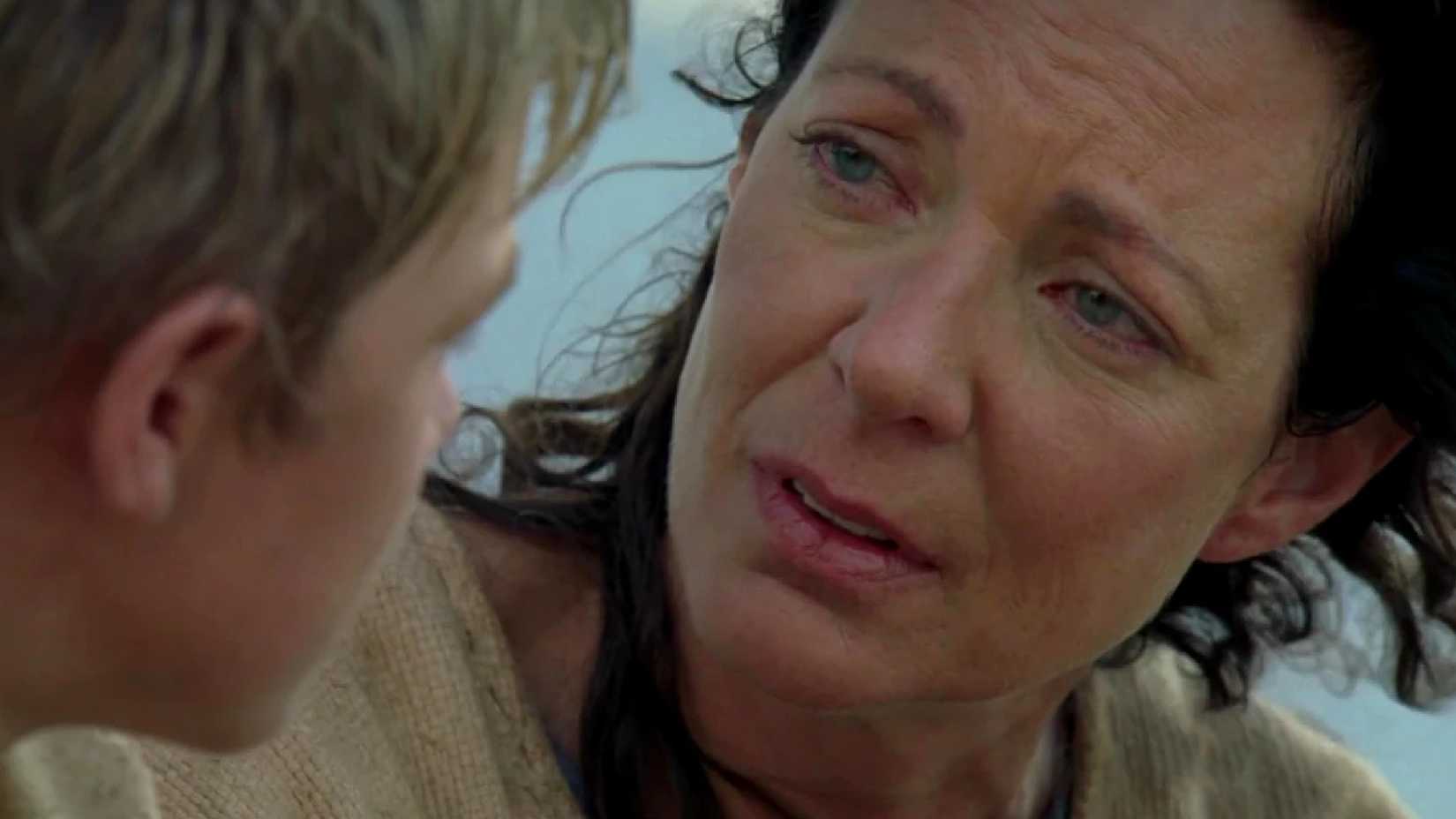 Allison Janney talking to jacob in lost