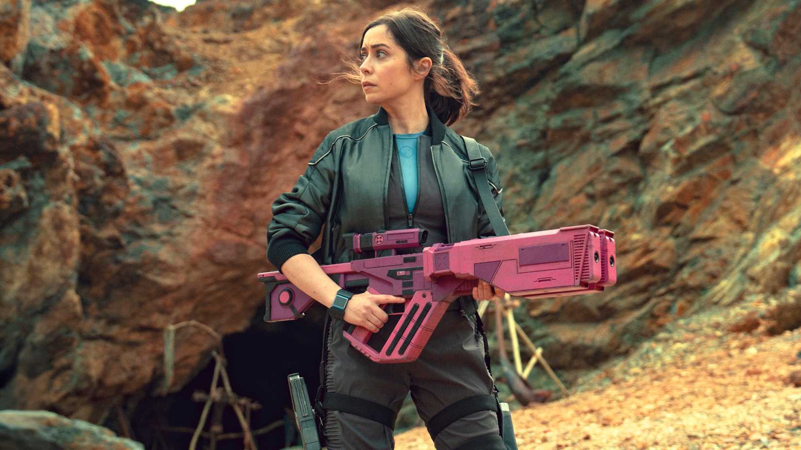Cristin Milioti with a gun in Black Mirror