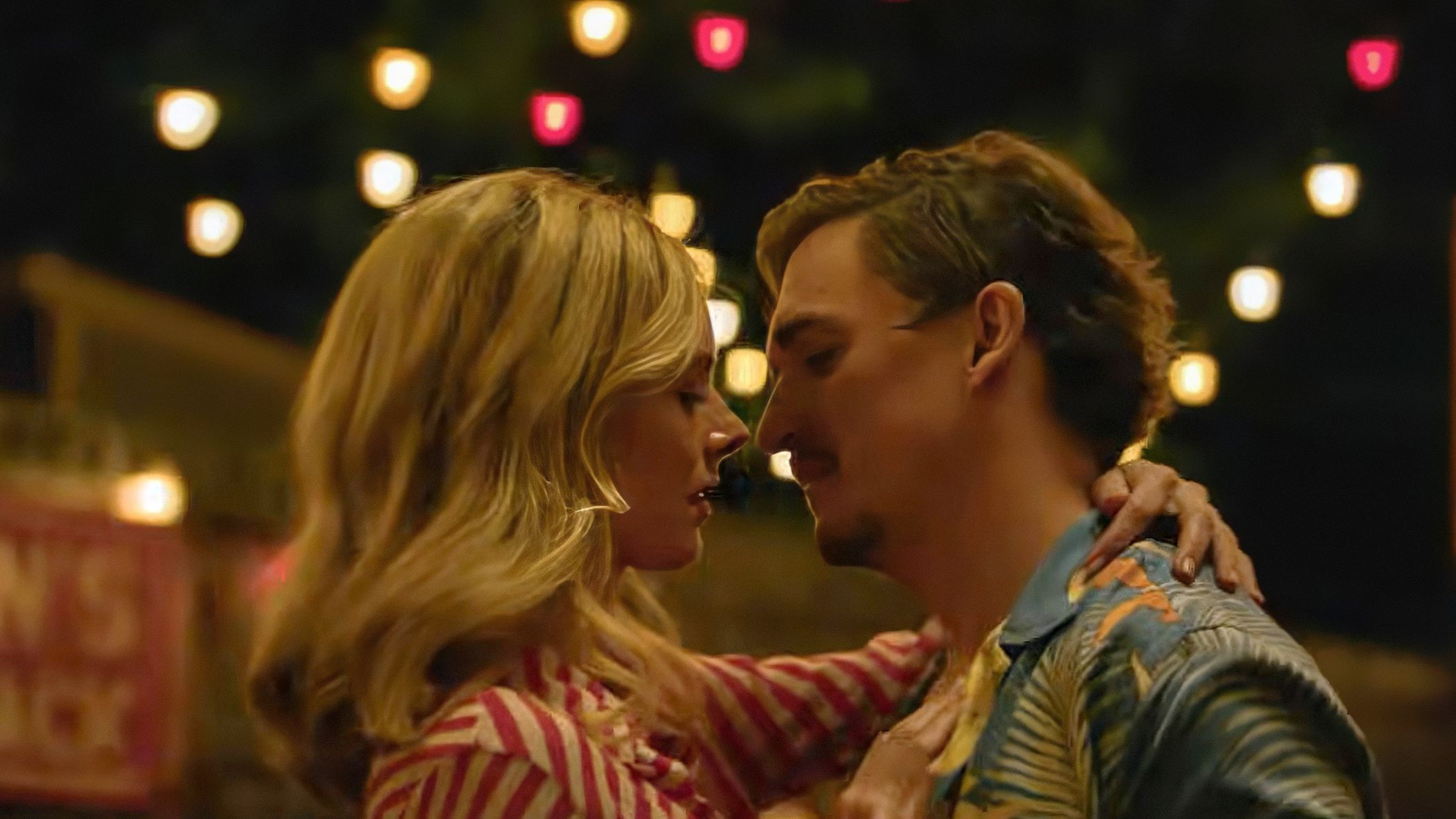 Samara Weaving & Kyle Gallner’s Carolina Caroline Relationship Is As Romantic As It Is Dangerous image