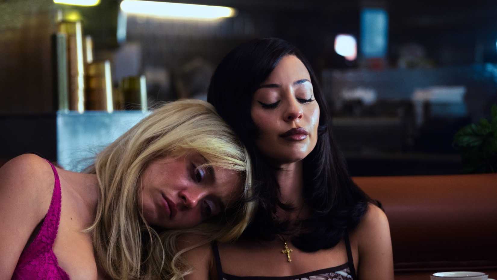 Cassie (Sydney Sweeney) leaning on Maddy's (Alexa Demie) shoulder in the Euphoria season 3 finale