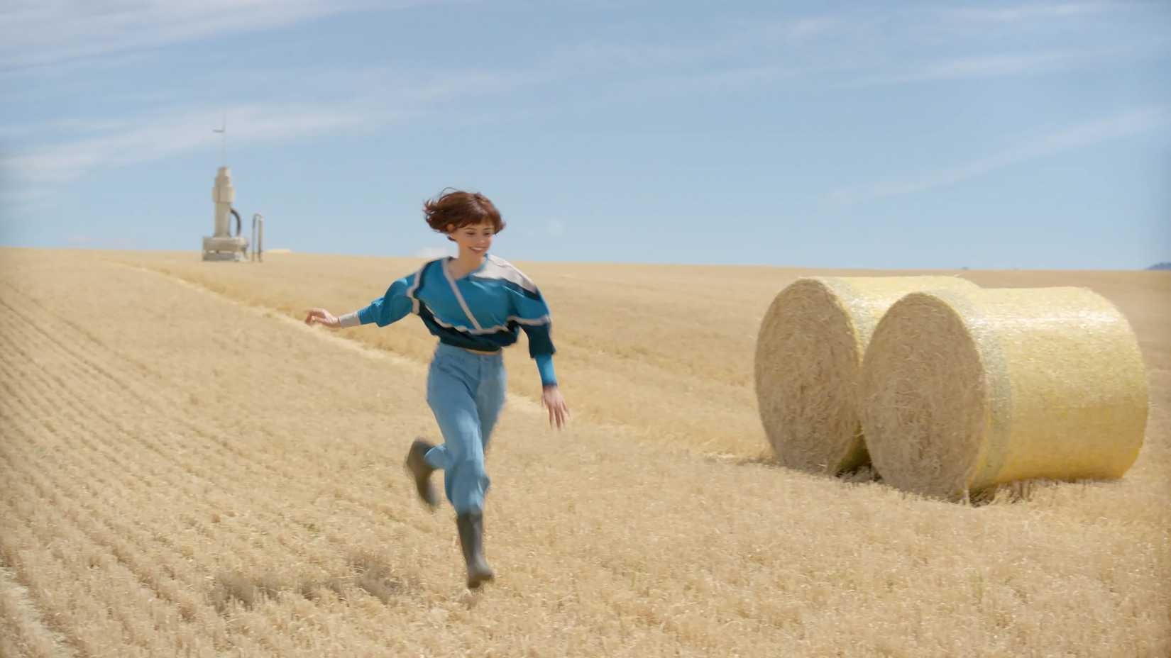 Runner In The Sun Taika Waititi & Jenna Ortega’s New Sci-Fi Adaptation Is Making A ...