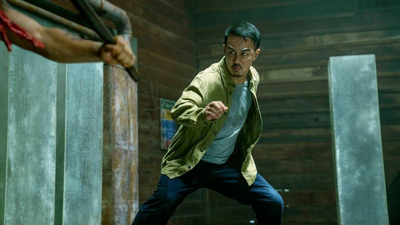 Joe Taslim's Navin looking intensely in a fighting stance in The Furious YT