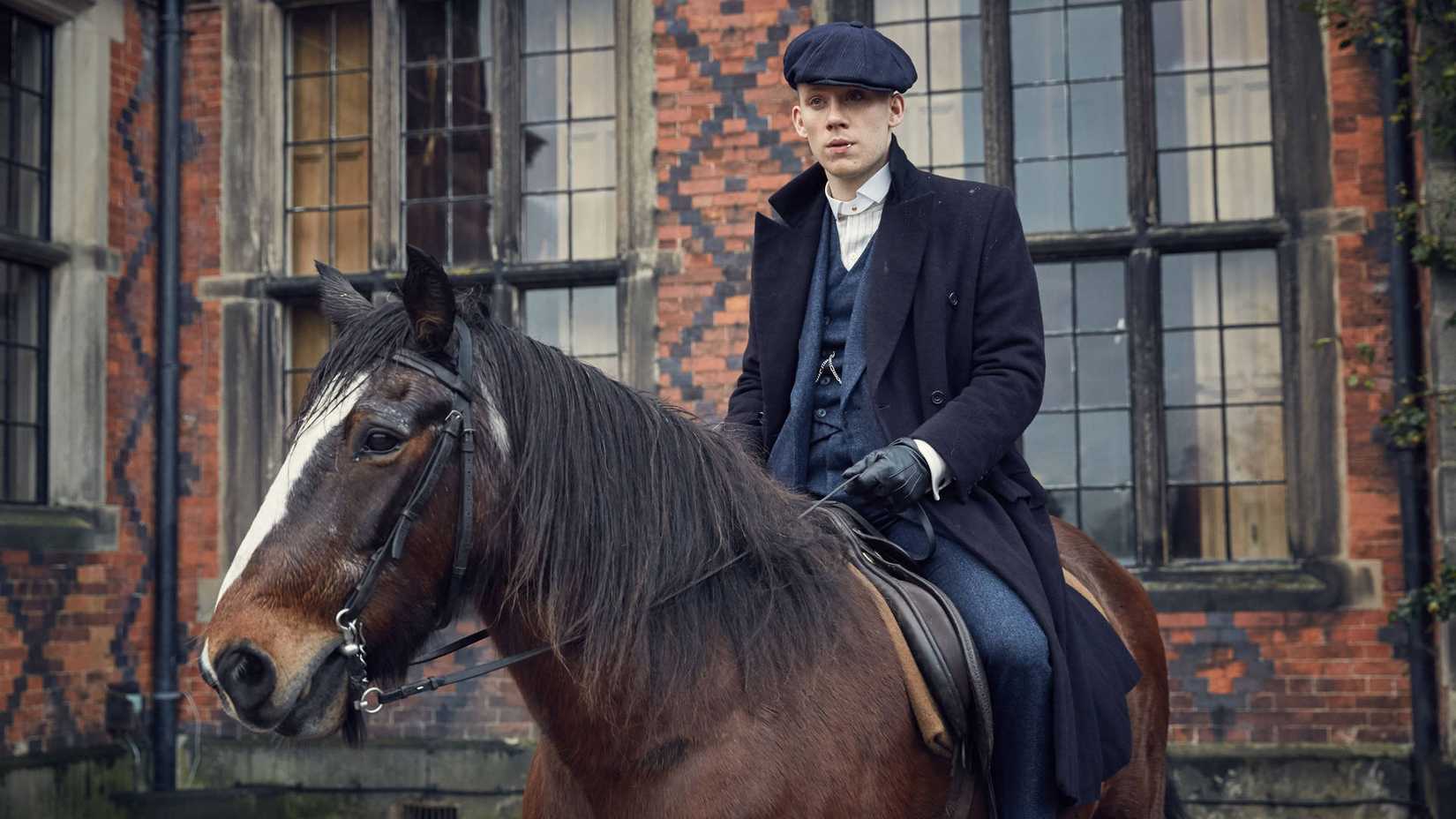 John Shelby rides a horse in Peaky Blinders