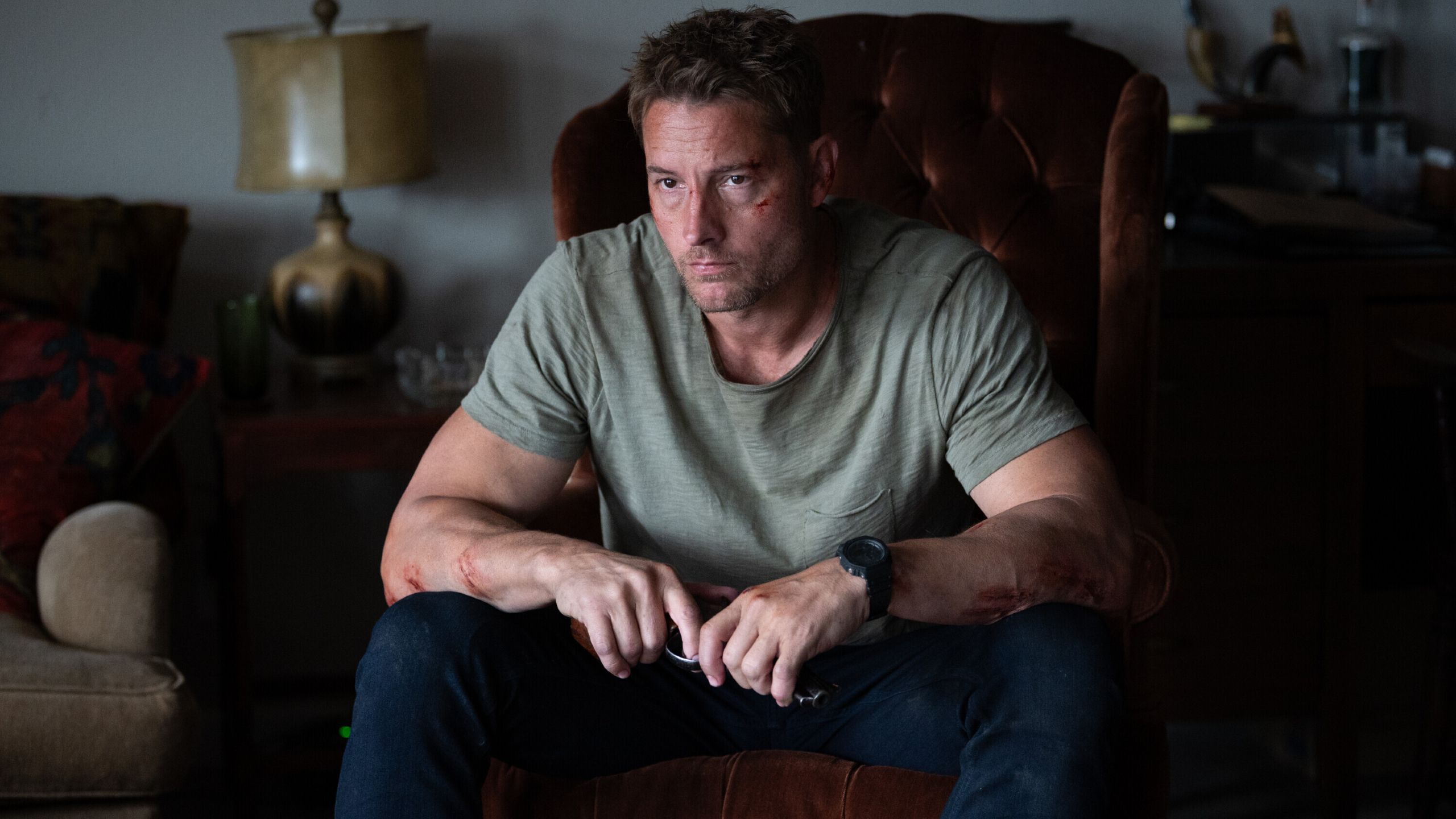 Justin Hartley's New Tracker Replacement Repeats The CBS Series' Winning Formula image