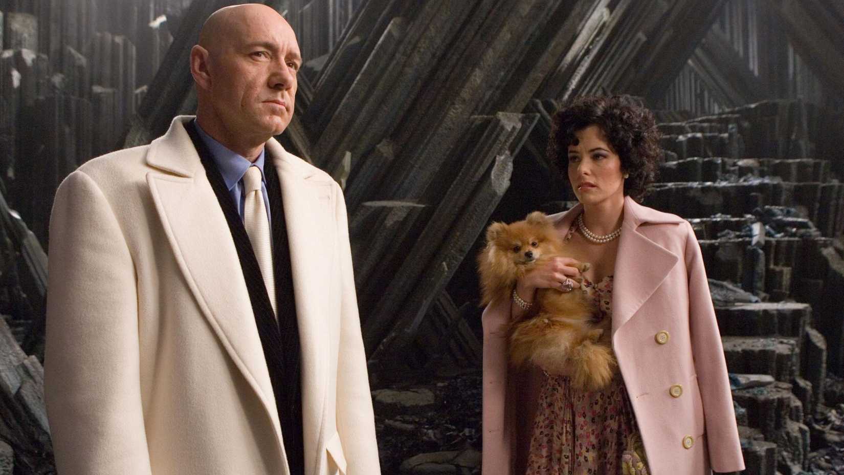 Kevin Spacey as Lex Luthor and Parker Posey as Kitty in Superman Returns