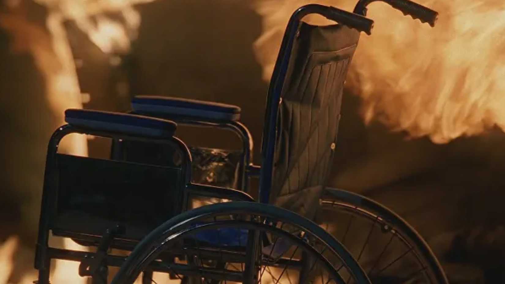 locke burns his wheelchair in lost