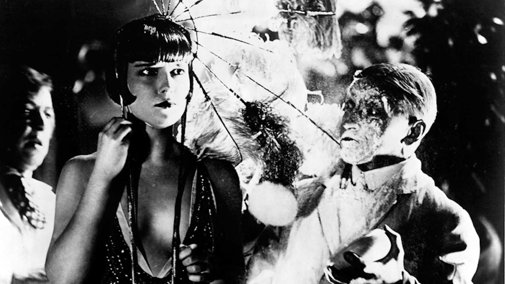 Lulu surrounded by men in Pandora's Box (1929)