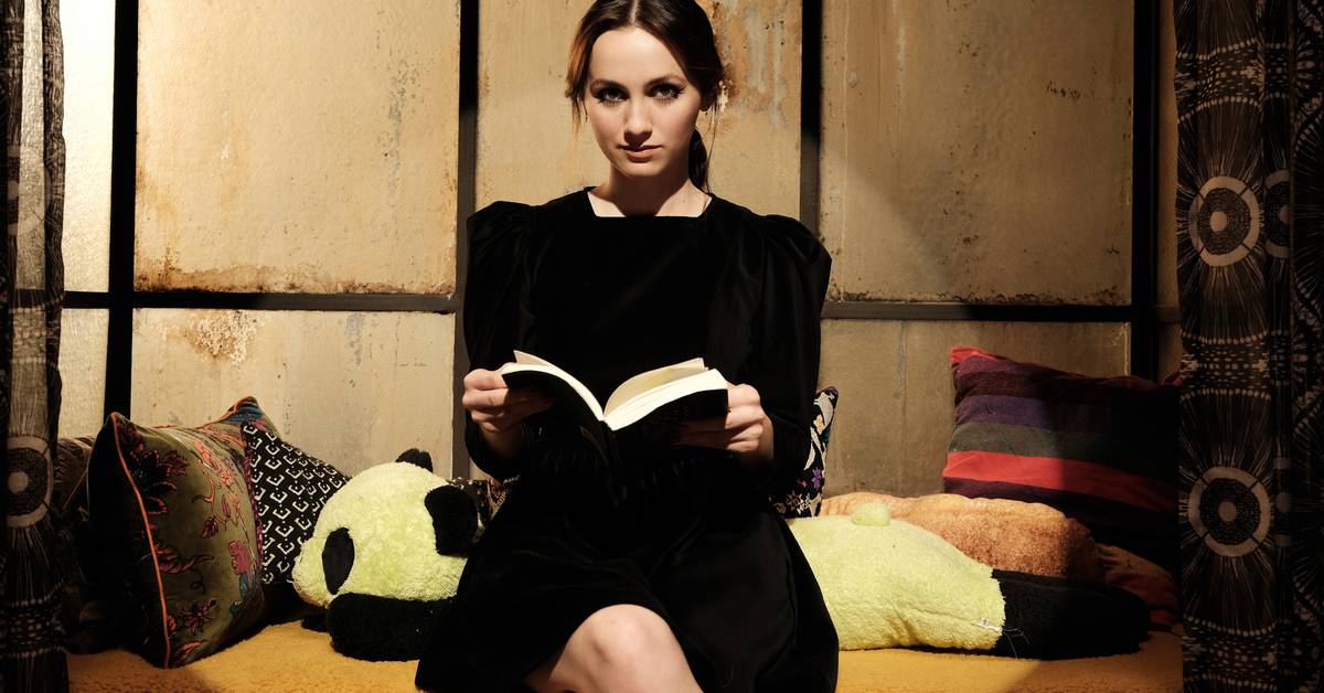 screenrant.com - Liz Hersey - HBO's 3-Part Thriller With One Of Its Best Casts Is Already Aging Like Fine Wine