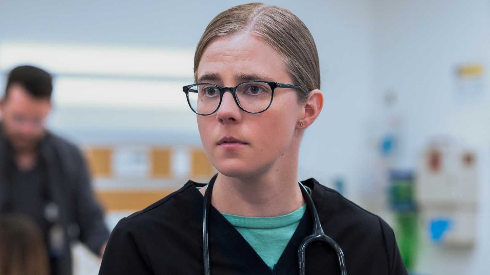 Mel looking stressed in The Pitt season 2