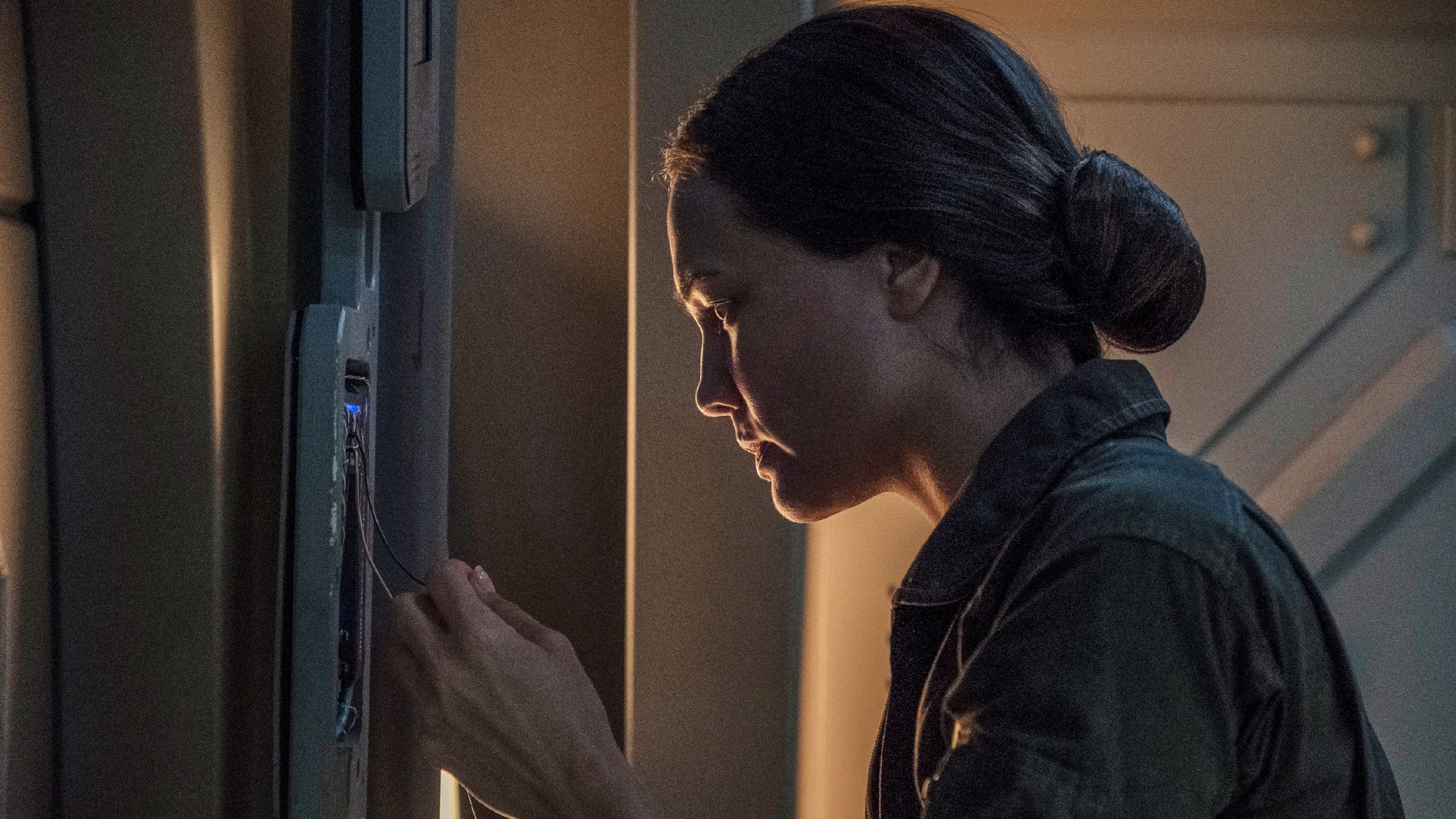 Prime Video's 6-Part Sci-Fi Show Is So Good, It Was Renewed For 3 Seasons After It Got Canceled image