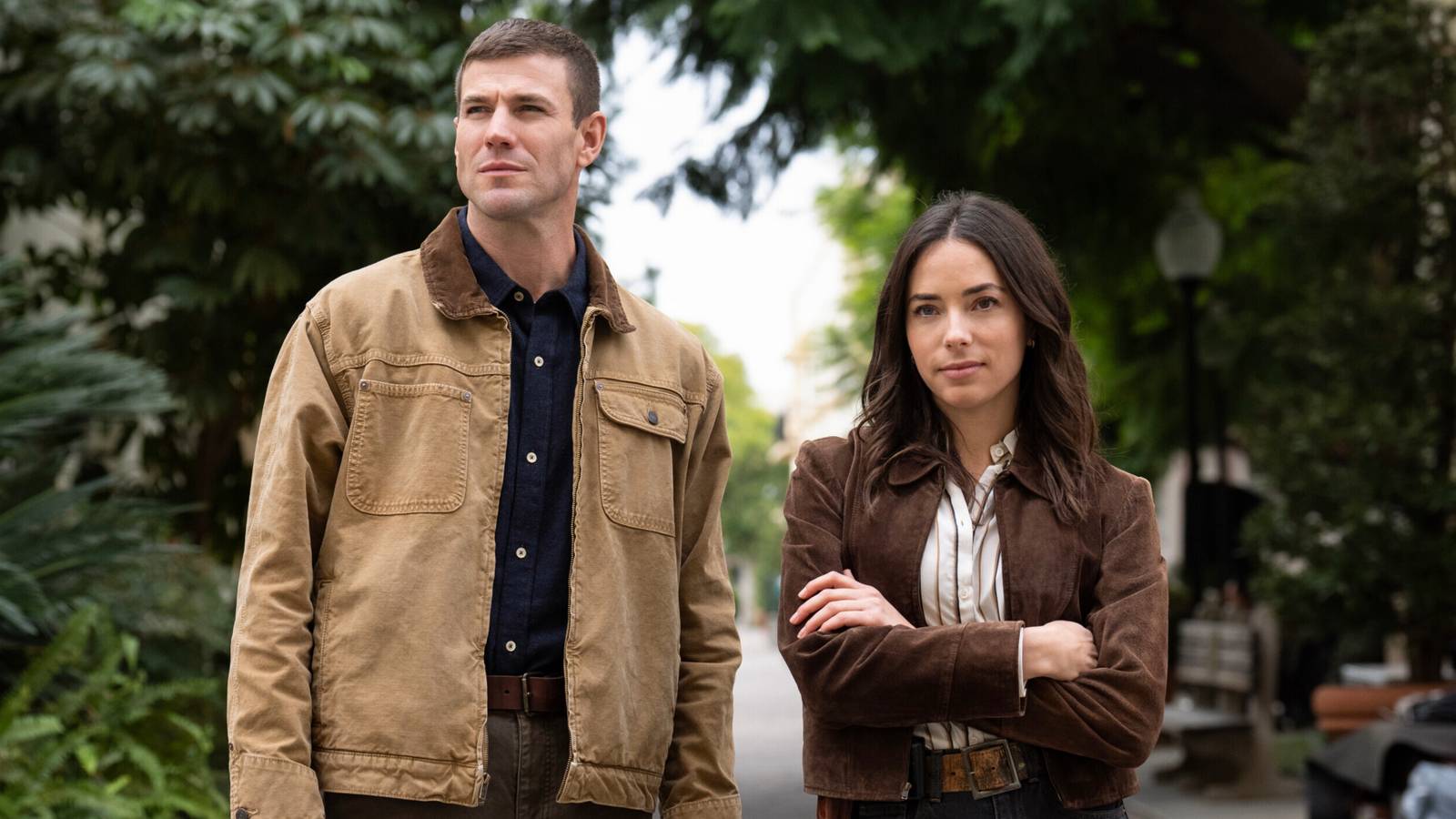 NCIS Star Offers Dark Theories About Gibbs & Lala’s Inevitable Split After Electric First Kiss