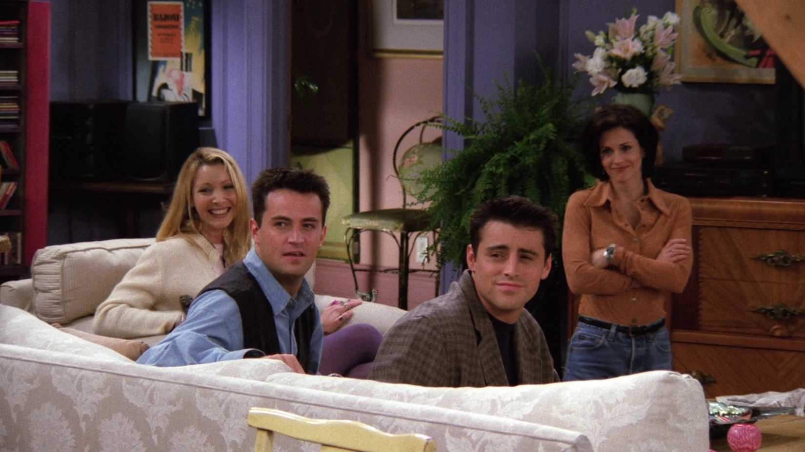 Phoebe Chandler Joey and Monica in Friends