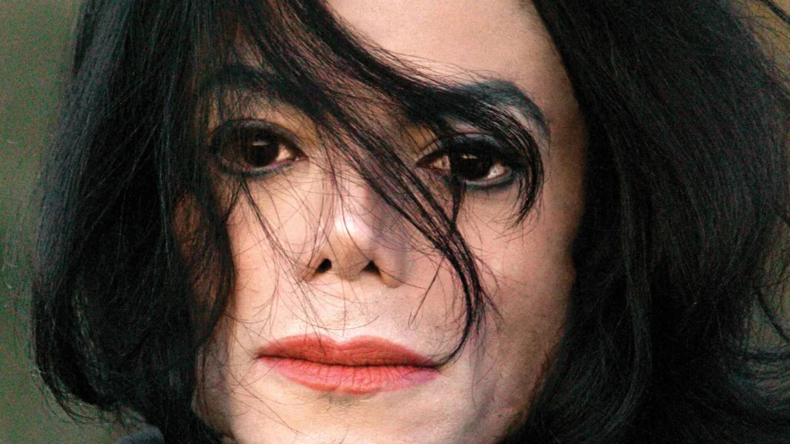 Netflix's New 3-Part Michael Jackson Series Fuels Rotten Tomatoes Review Bomb After $855M Movie