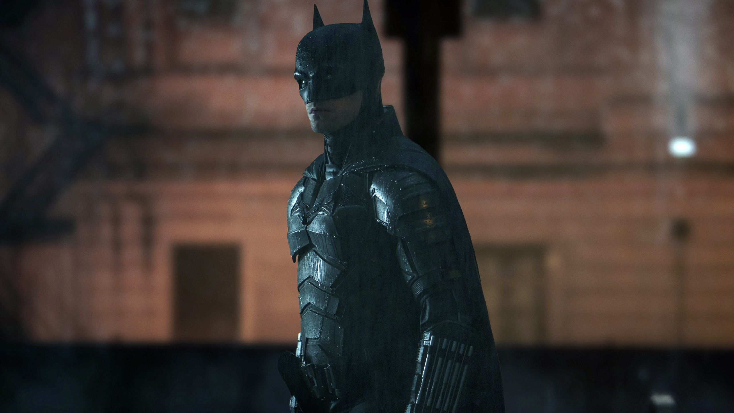 DC Confirms Batman's New Movie Costume In Official Reveal image