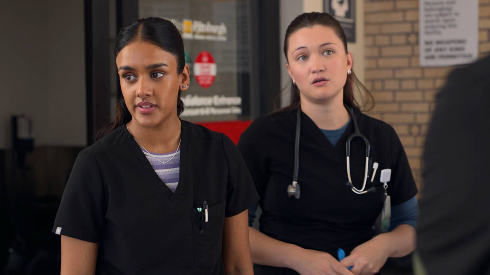 Azeez, Netflix'te Yeni 'The Airport Chaplain' Dizisiyle Başrolde