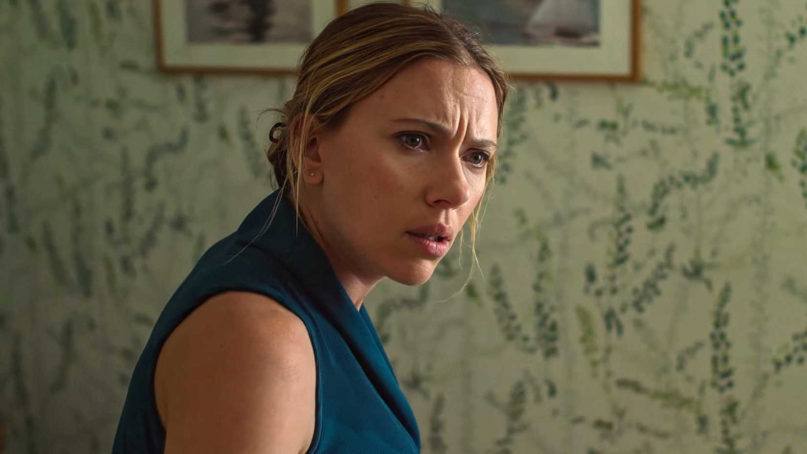 Scarlett Johansson looking upset in My Mother's Wedding