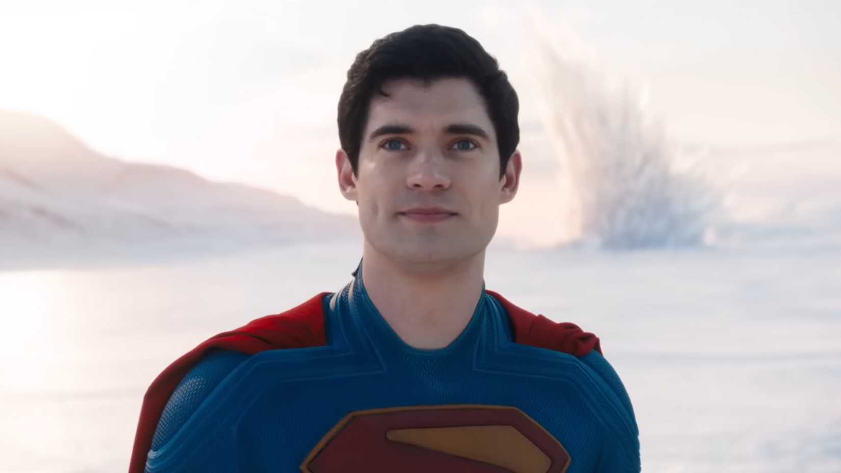 Superman smiling up at Supergirl in Supergirl