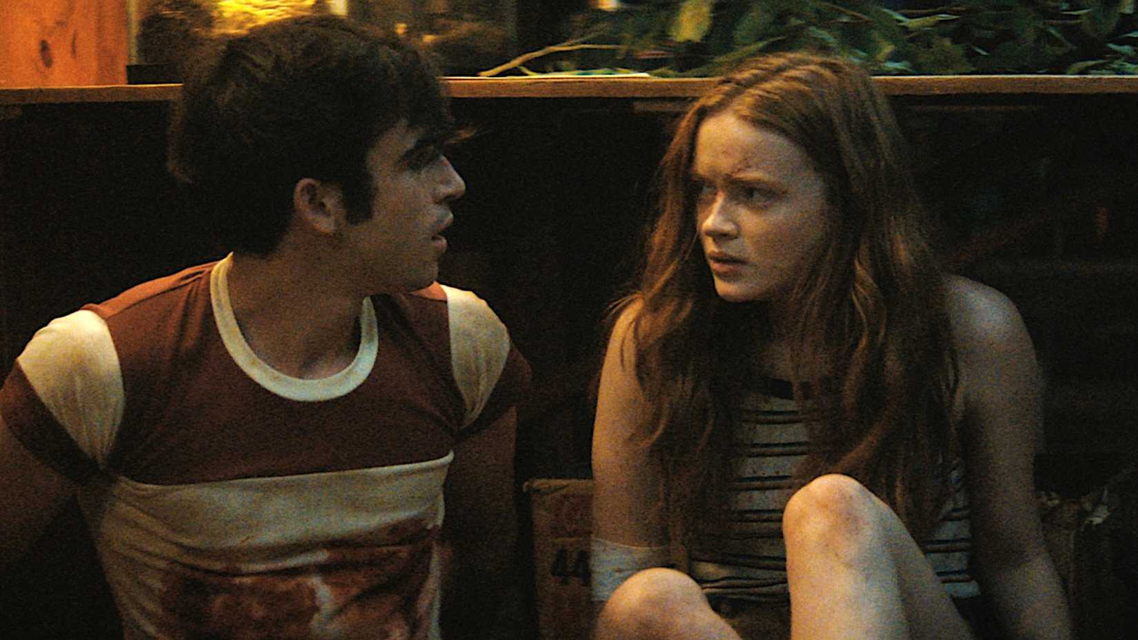 Ted Sutherland and Sadie Sink in Fear Street 1978