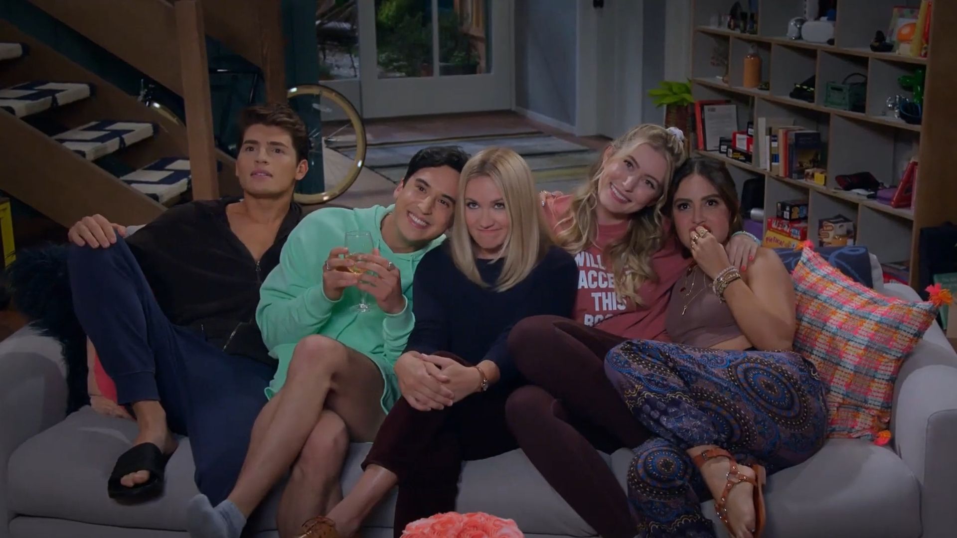 Pretty Smart Summary, Trailer, Season List, Cast, Where to Watch and More