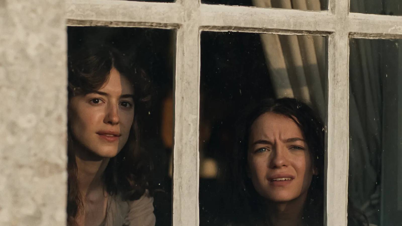 Rozum a cit má nový trailer. Jane Austen znovu posílá sestry Dashwoodovy do světa zlomených srdcí