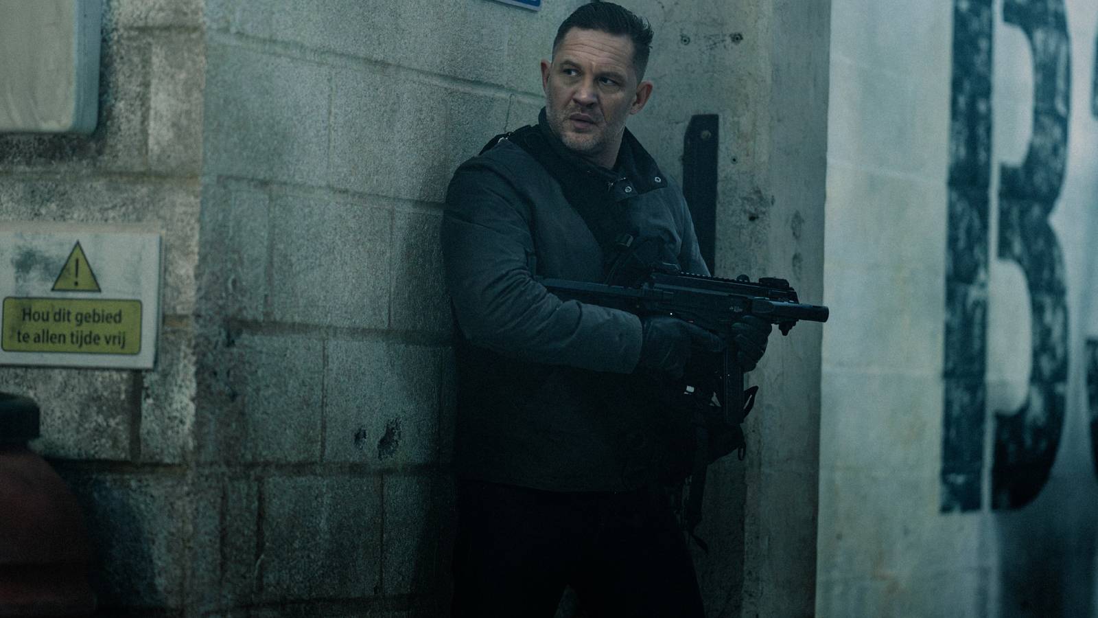 Tom Hardy & Guy Ritchie's 10-Part Crime Drama Is So Good, It's Already Renewed Through Season 3