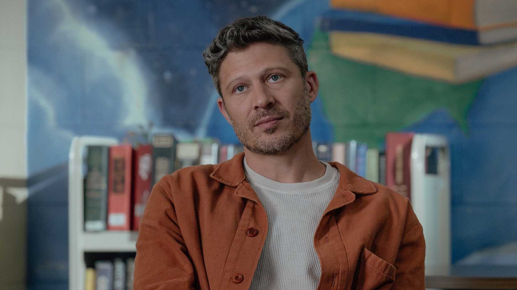 Zach Gilford as Elias Voit in Criminal Minds season 19, episode 5.
