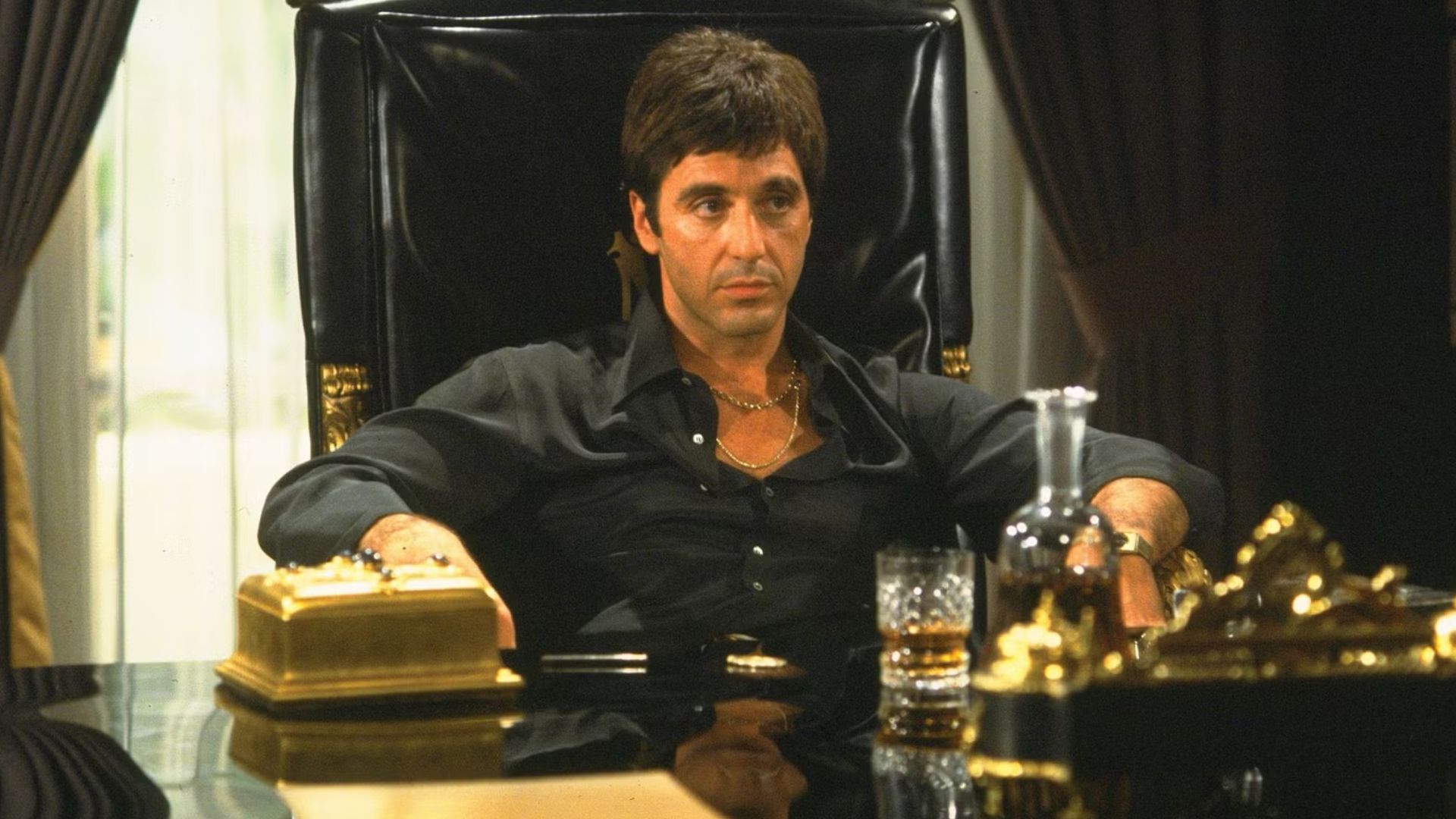 5 Reasons It's Hard To Watch Scarface Today image