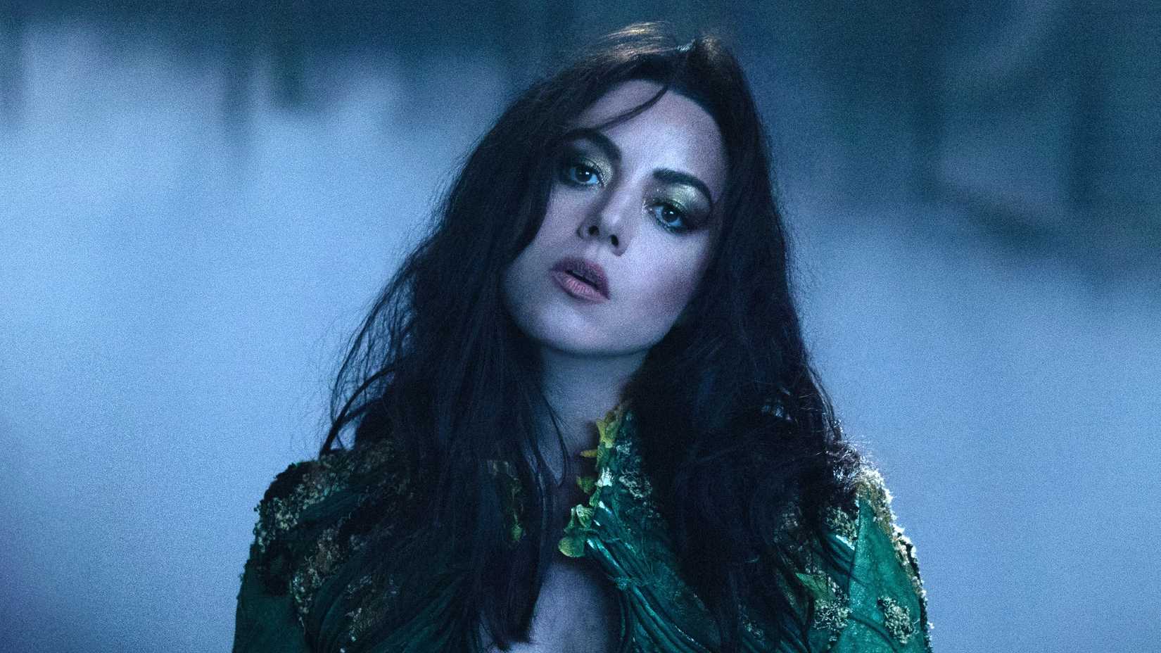 Aubrey Plaza como Rio Vidal, também conhecida como Dama da Morte em Agatha All Along