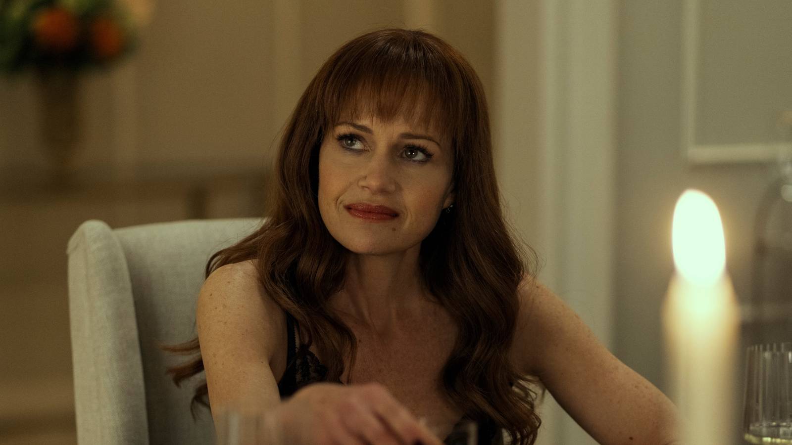 Carla Gugino in Mike Flanagan Fall of the House of Usher