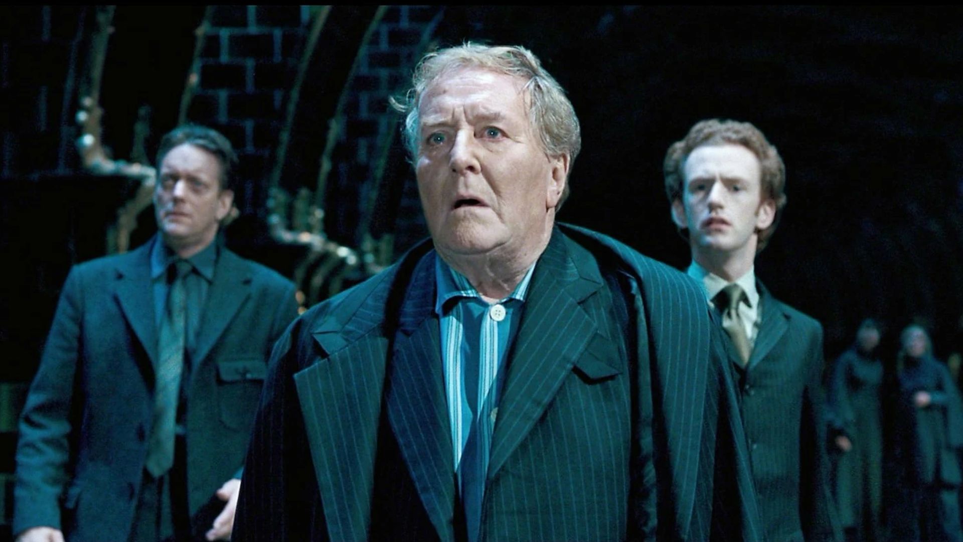 Cornelius Fudge's New Harry Potter HBO Series Story & Book Comparison Addressed By Remake Star image