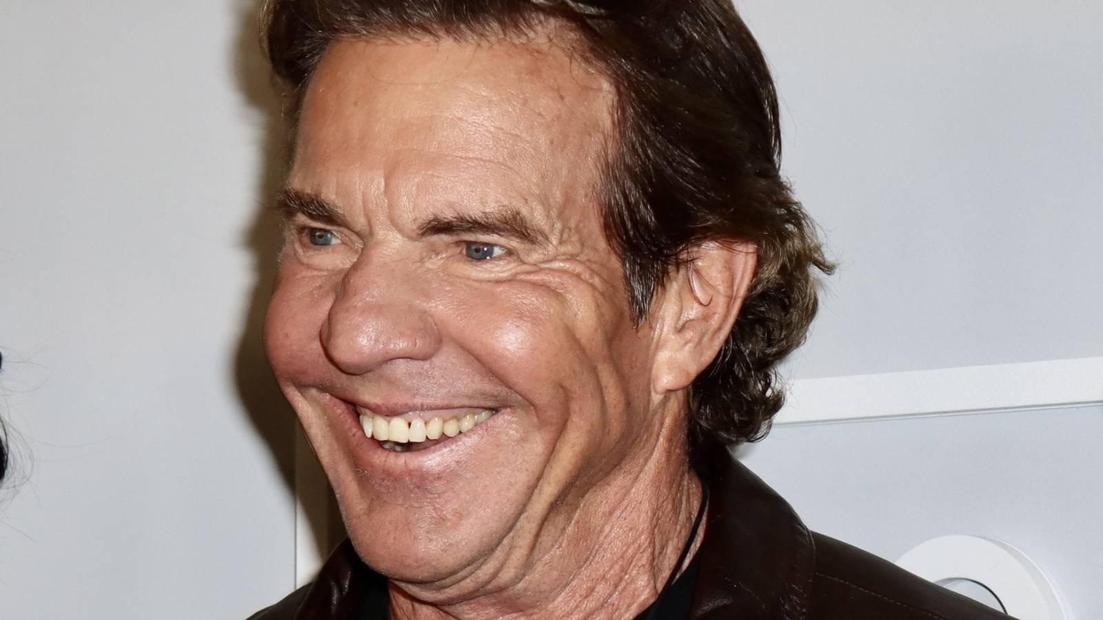 Dennis Quaid’s Forgotten Sci-Fi Thriller That Leaves Viewers “Spellbound” Is Taking Over Streaming 26 Years Later