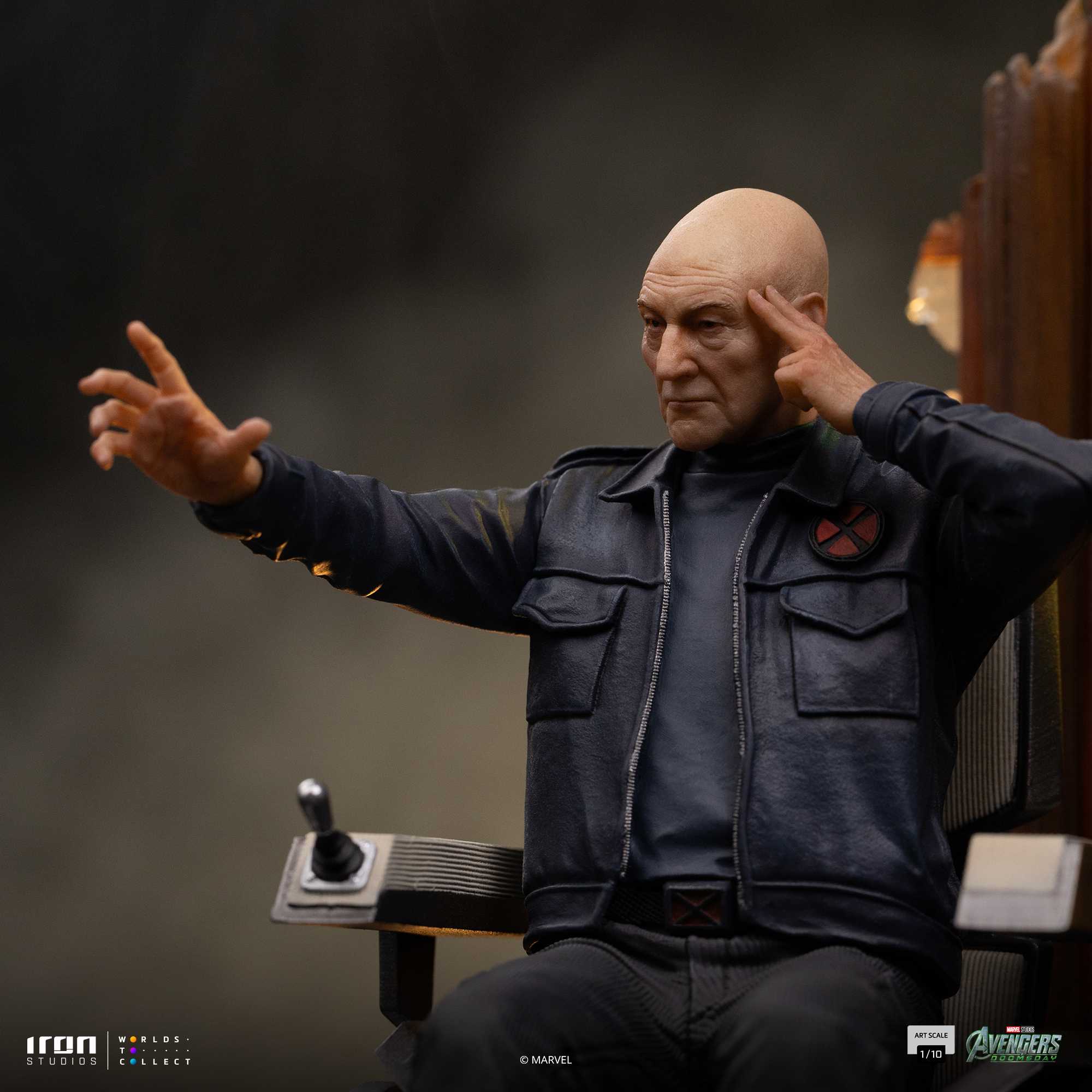 Iron Studios Professor X 5