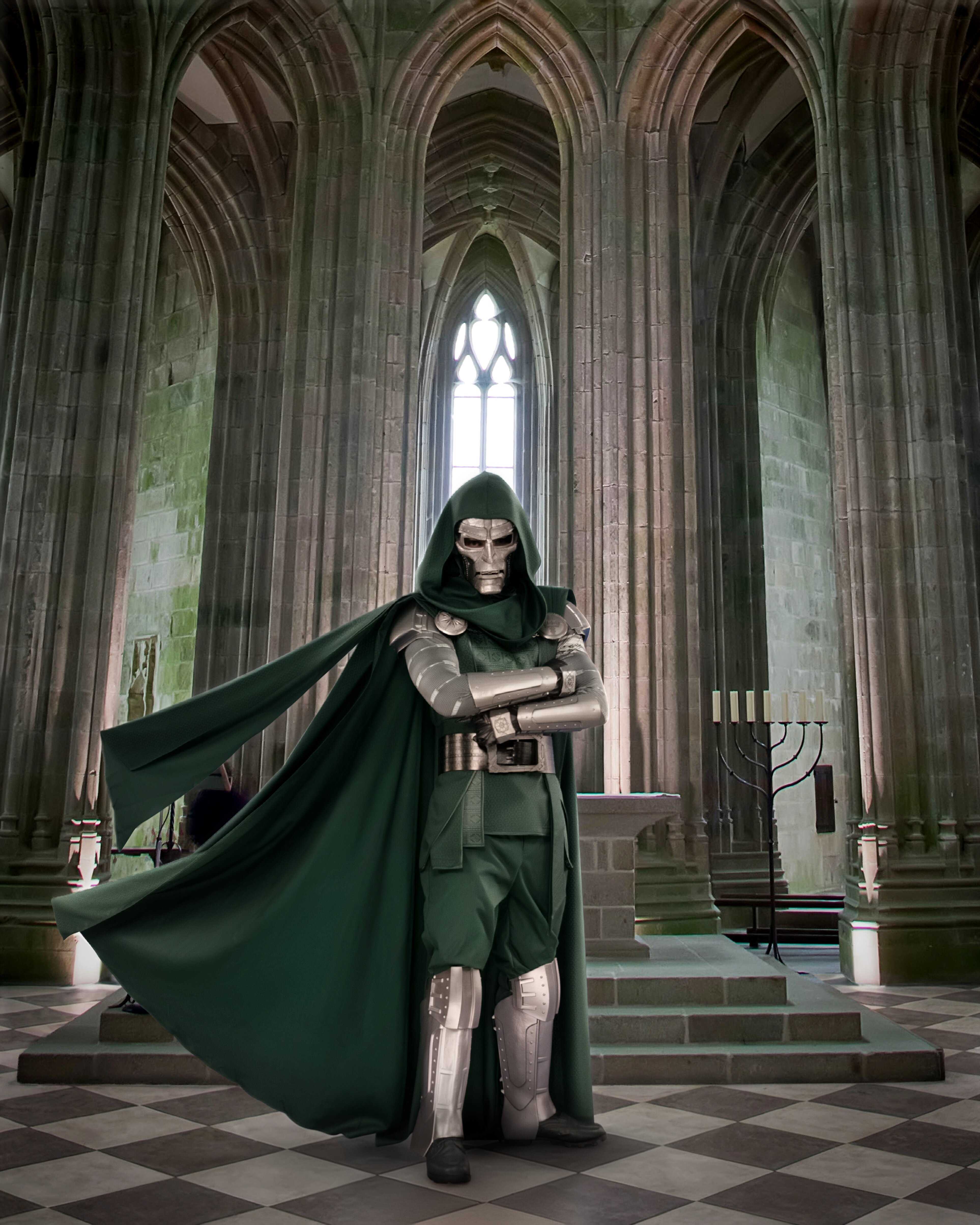 Jazwares MARVEL™ Doctor Doom Official Primalux Costum - 1