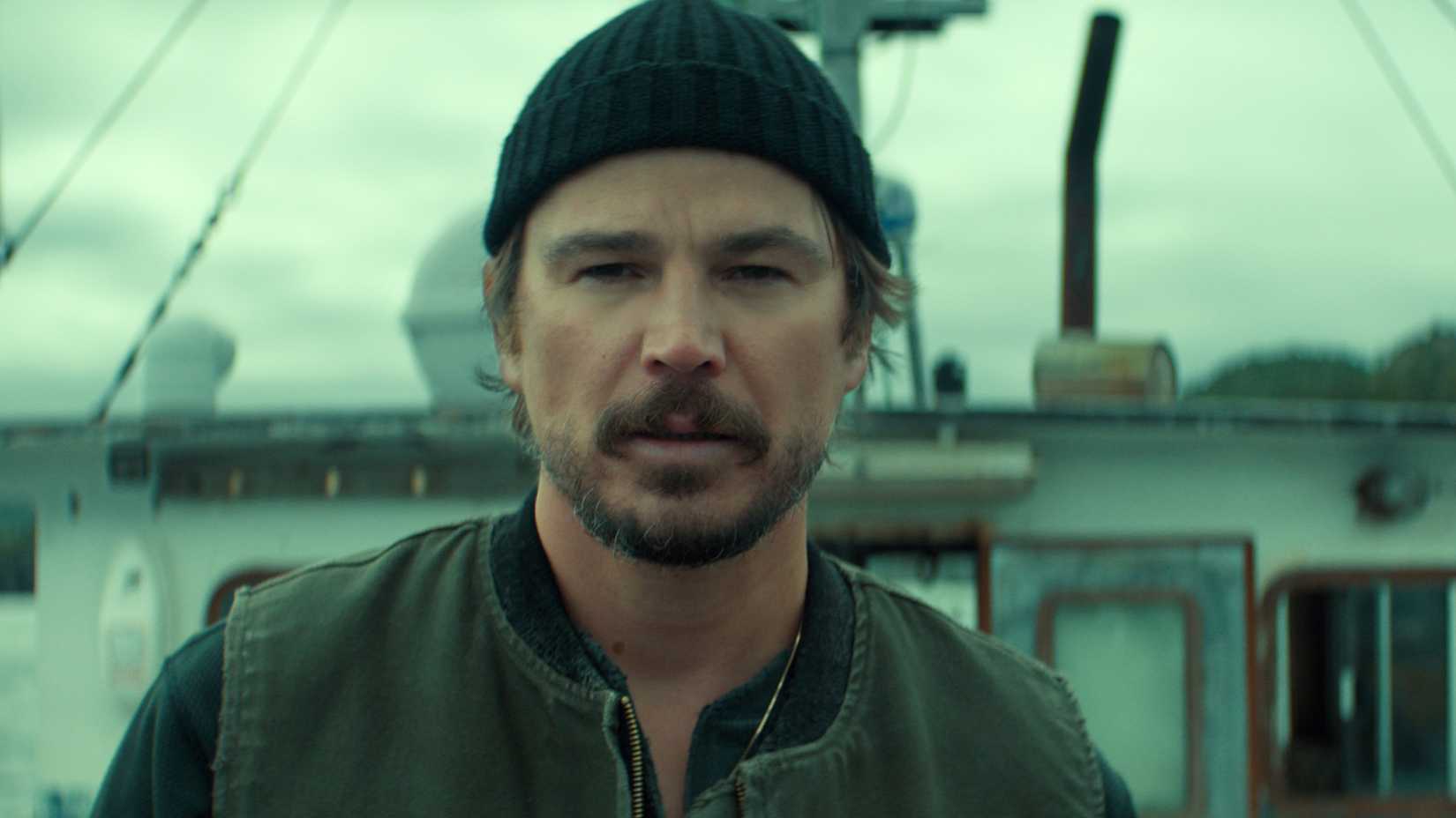 Josh Hartnett as Calvin in Netflix's Below