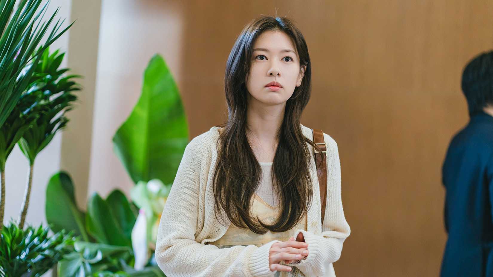 Jung So-min in the romance K-drama Love Next Door.