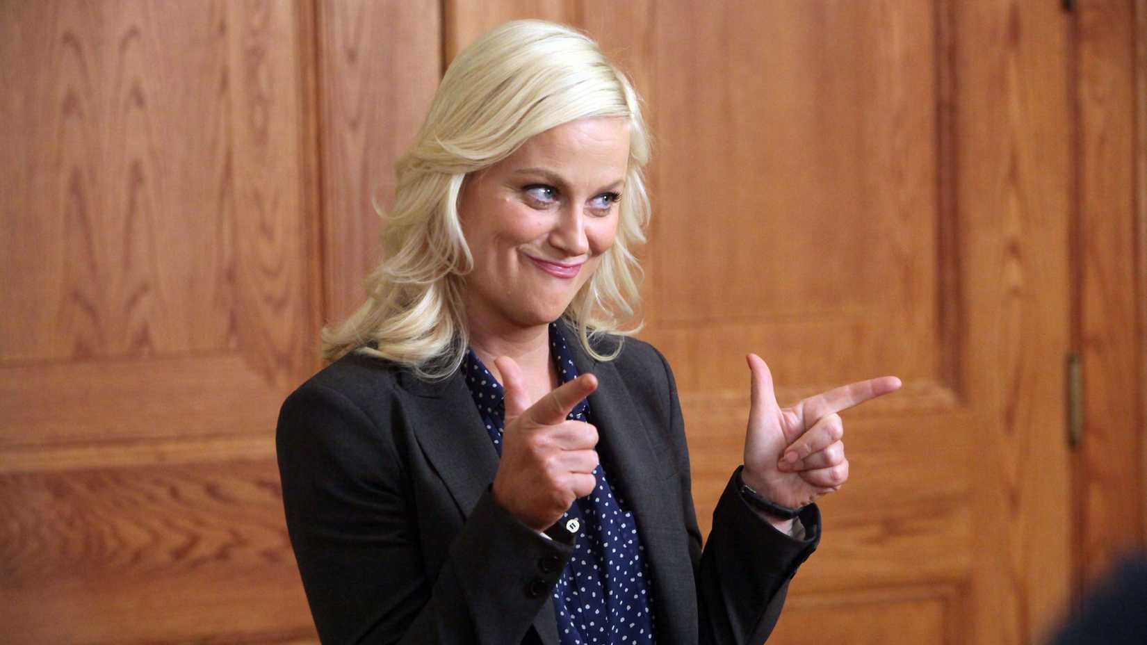 Leslie doing finger guns in Parks and Recreation season 4